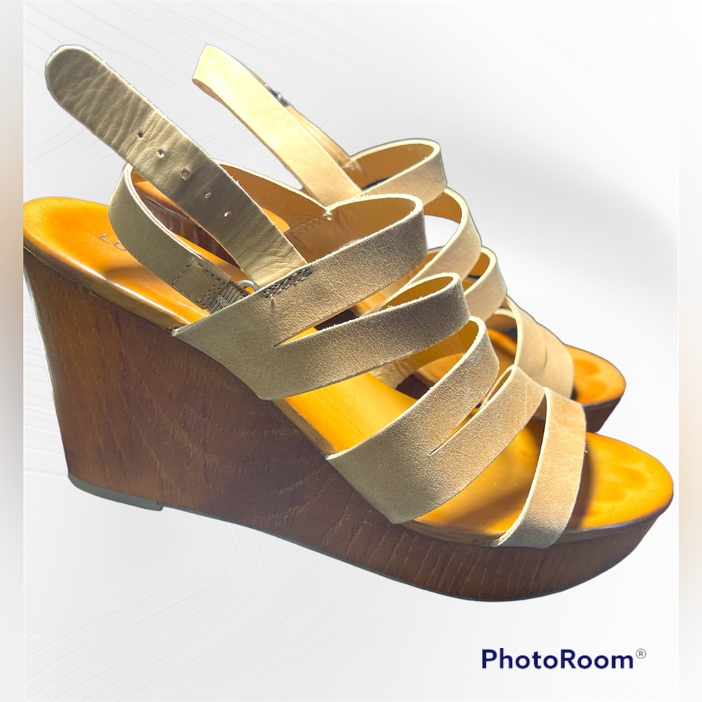 Lucky Brand strappy, tan, wood look wedge heel sandal